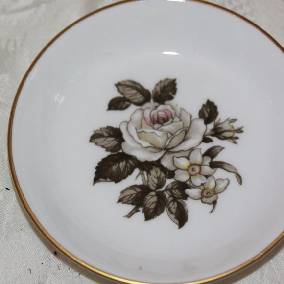 2 Royal Worcester Fine Bone China Pin Dish Butter Pat Trinket Florals - Picture 2 of 3